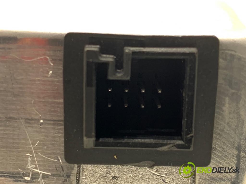 MERCEDES-BENZ W218 Kombi 2016 190 kW CLS 350 d 4-matic (218.994) 2987 KAMERA okna prednej A0009007507