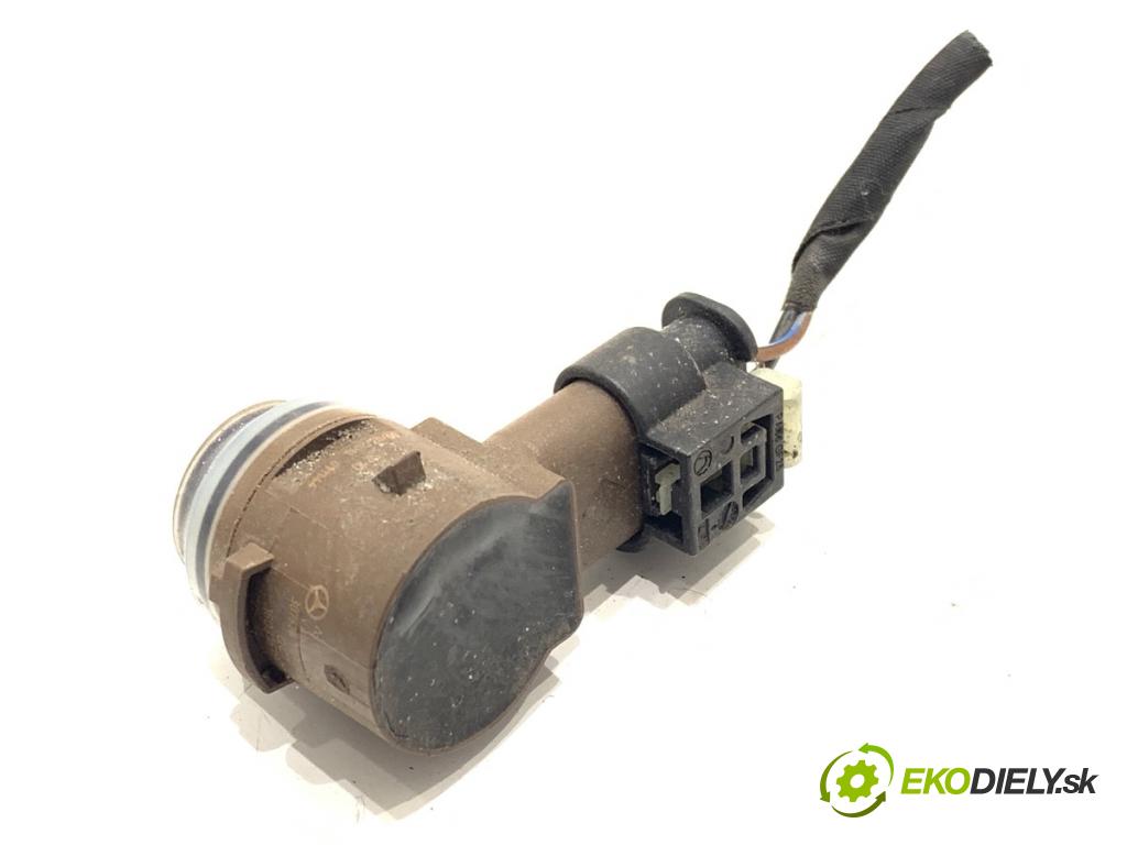 MERCEDES-BENZ W218 Kombi 2016 190 kW CLS 350 d 4-matic (218.994) 2987 Snímač PDC A0009055604