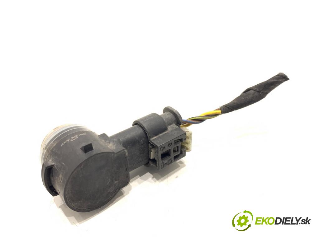 MERCEDES-BENZ W218 Kombi 2016 190 kW CLS 350 d 4-matic (218.994) 2987 Snímač PDC A0009055504