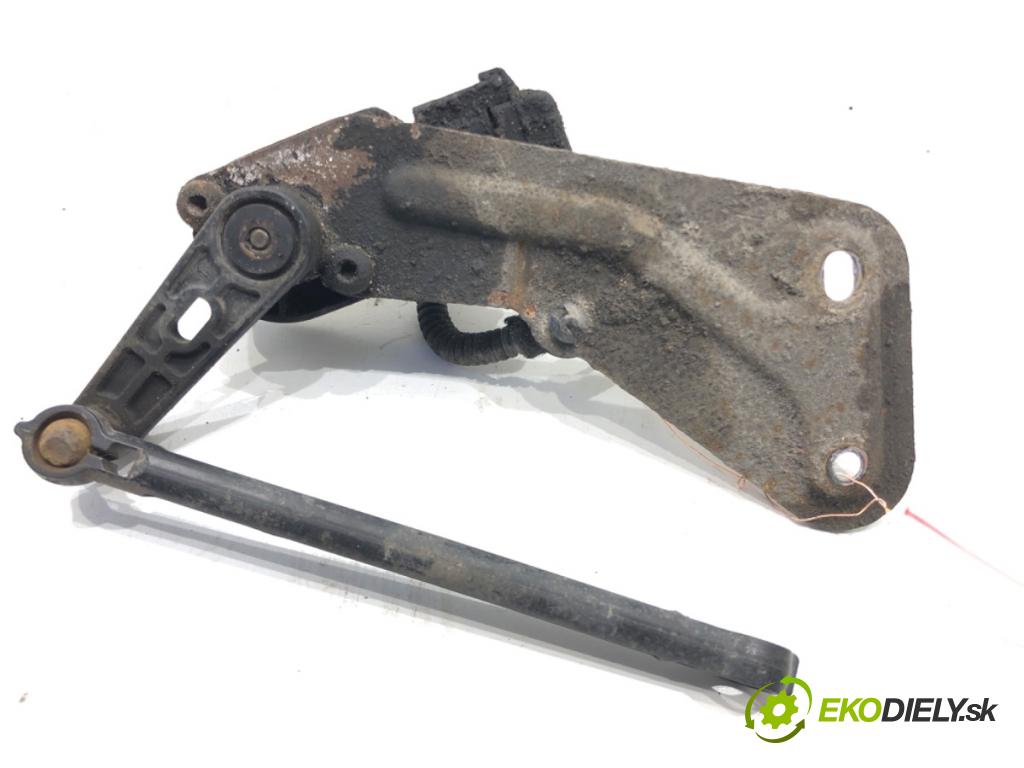 MERCEDES-BENZ W218 Kombi 2016 190 kW CLS 350 d 4-matic (218.994) 2987 snímač ÚROVEŇ: XENON pravý přední část A0045429918