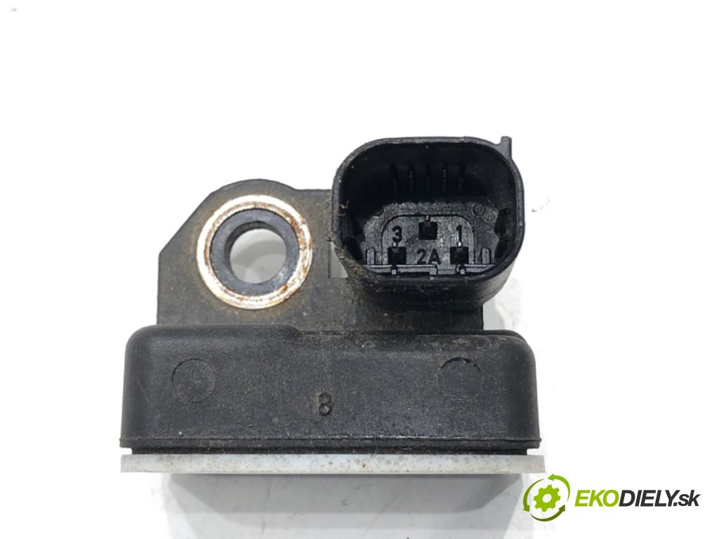 MERCEDES-BENZ W218 Kombi 2016 190 kW CLS 350 d 4-matic (218.994) 2987 Snímač nárazu A0055421218 (Snímač nárazu)