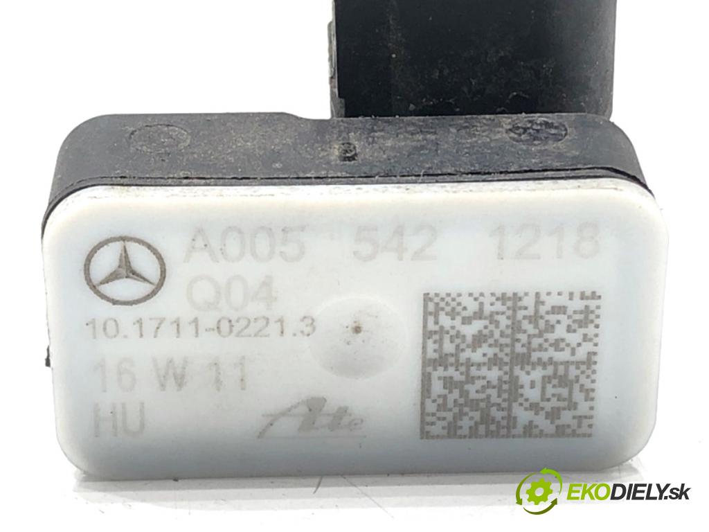 MERCEDES-BENZ W218 Kombi 2016 190 kW CLS 350 d 4-matic (218.994) 2987 Snímač nárazu A0055421218 (Snímač nárazu)