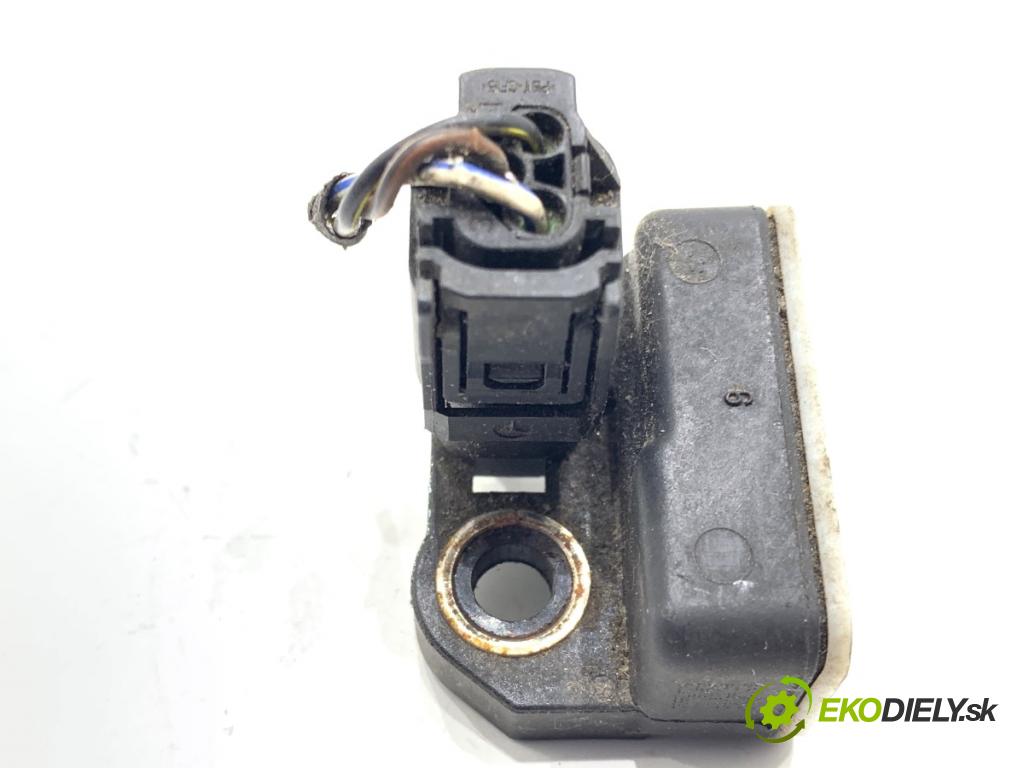 MERCEDES-BENZ W218 Kombi 2016 190 kW CLS 350 d 4-matic (218.994) 2987 Snímač nárazu A0055421218 (Snímač nárazu)