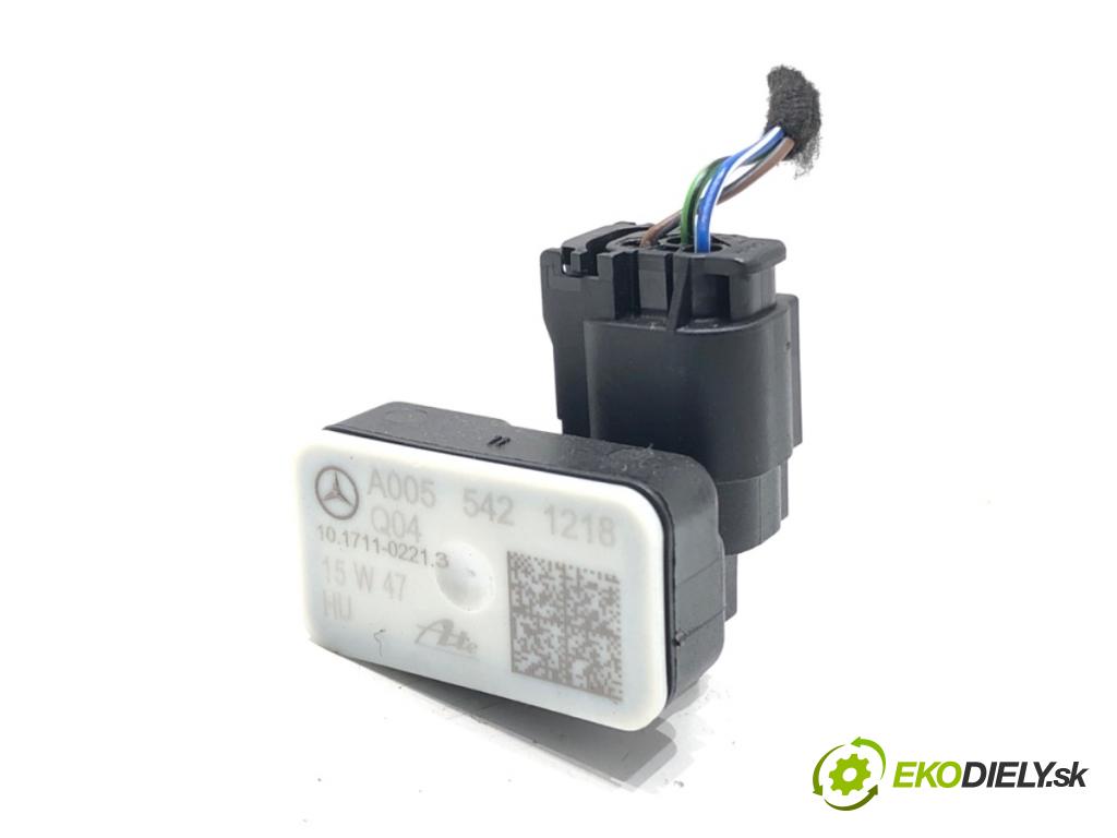 MERCEDES-BENZ W218 Kombi 2016 190 kW CLS 350 d 4-matic (218.994) 2987 Snímač nárazu A0055421218 (Snímač nárazu)