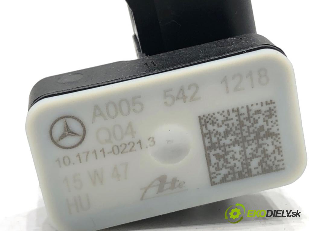 MERCEDES-BENZ W218 Kombi 2016 190 kW CLS 350 d 4-matic (218.994) 2987 Snímač nárazu A0055421218 (Snímač nárazu)