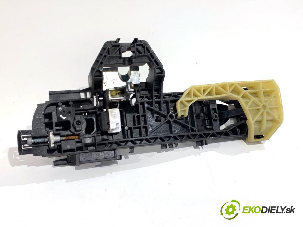 MERCEDES-BENZ W218 Kombi 2016 190 kW CLS 350 d 4-matic (218.994) 2987 klika vnejší pravý přední část