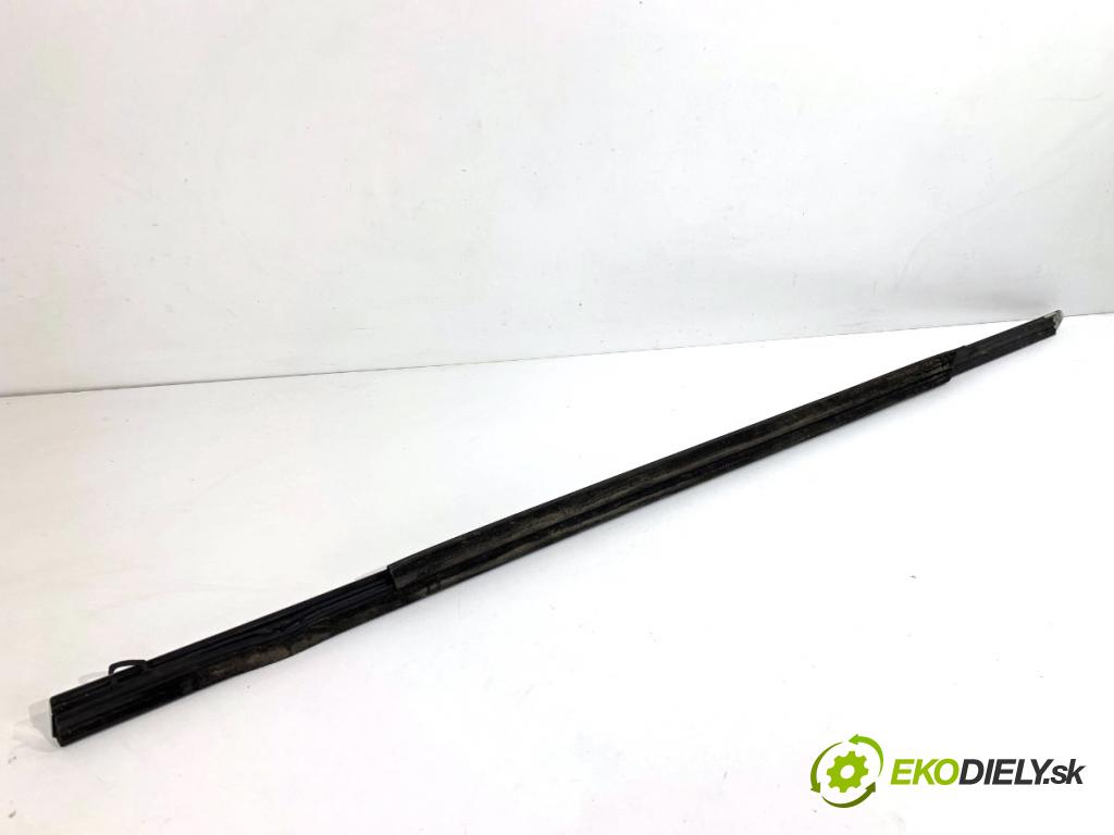 MERCEDES-BENZ W218 Kombi 2016 190 kW CLS 350 d 4-matic (218.994) 2987 lišta Sbírání: přední část pravý A2187200424