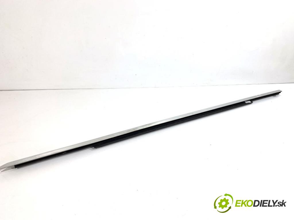 MERCEDES-BENZ W218 Kombi 2016 190 kW CLS 350 d 4-matic (218.994) 2987 lišta Sbírání: přední část levý