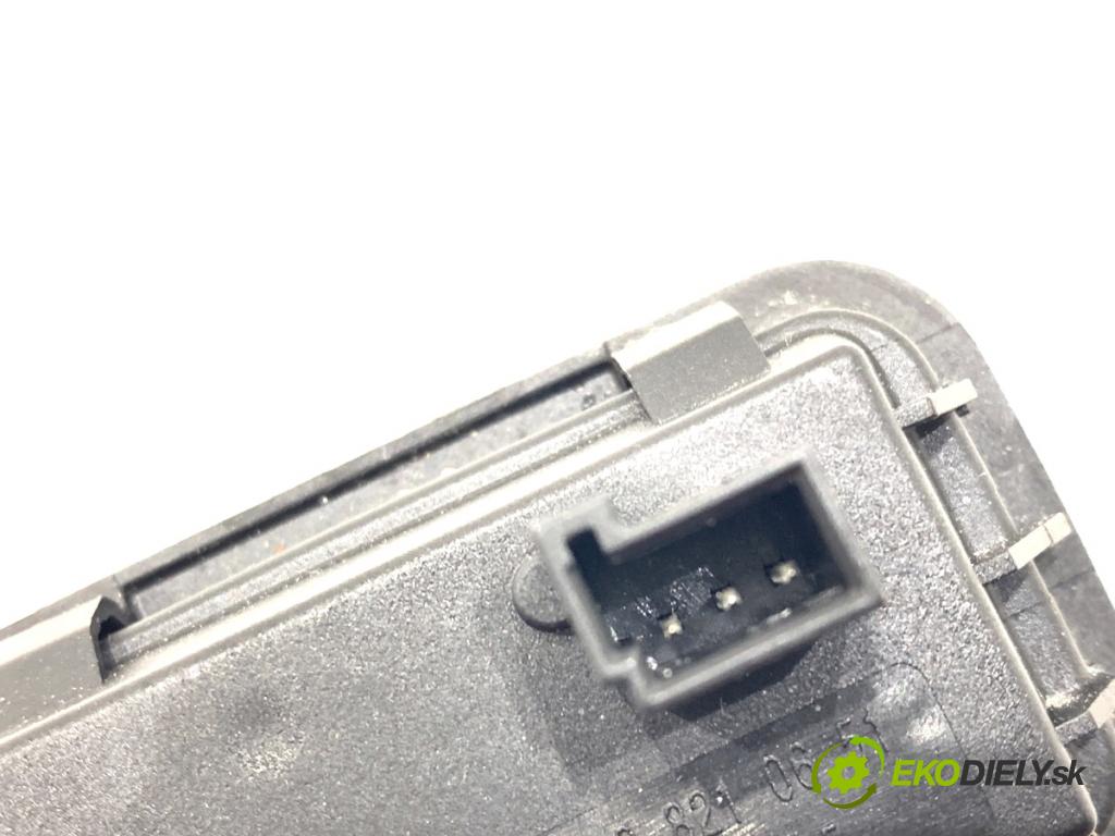 MERCEDES-BENZ W218 Kombi 2016 190 kW CLS 350 d 4-matic (218.994) 2987 Prepínač otvárania dverí 2128210651 (Prepínacie páčky pod volantom)