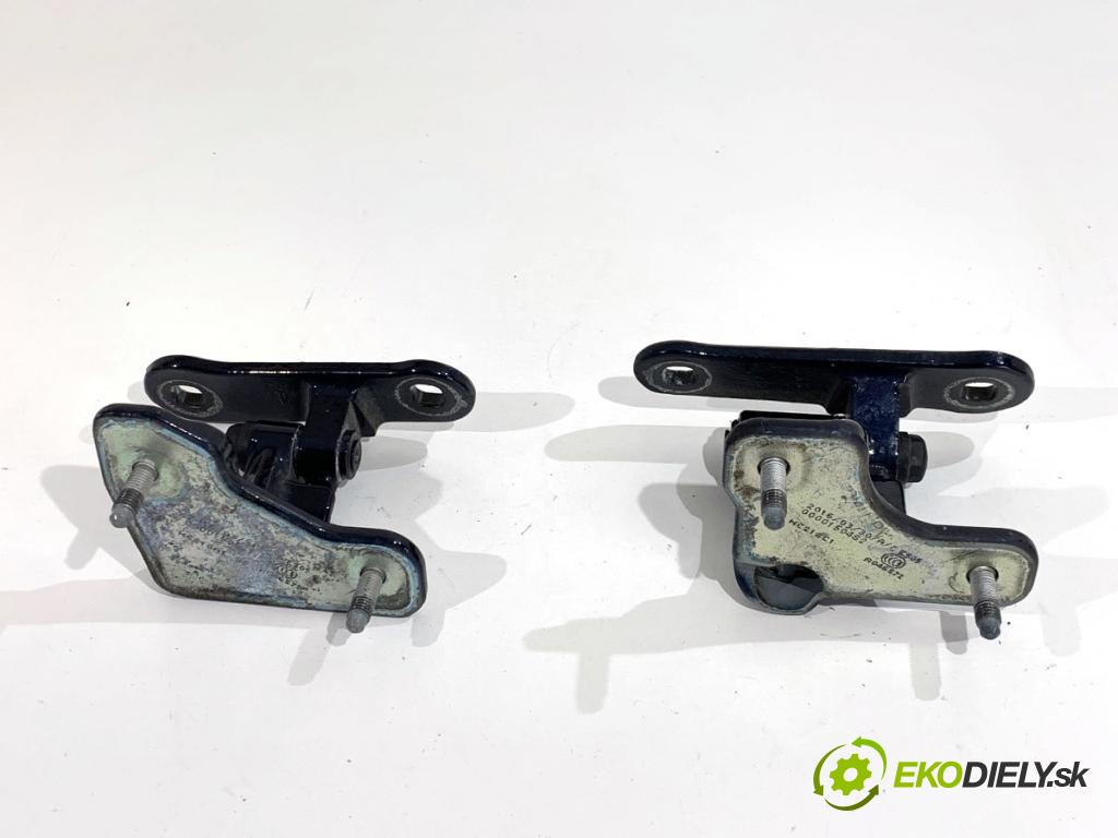 MERCEDES-BENZ W218 Kombi 2016 190 kW CLS 350 d 4-matic (218.994) 2987 závěsky dveře přední část levé