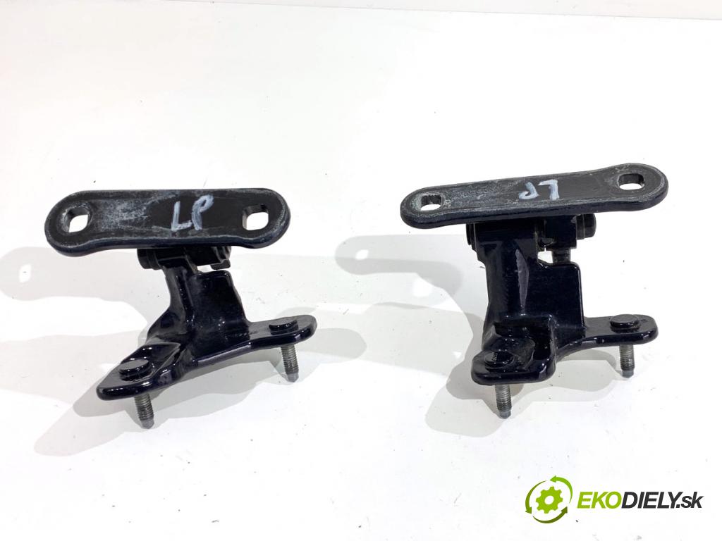 MERCEDES-BENZ W218 Kombi 2016 190 kW CLS 350 d 4-matic (218.994) 2987 závěsky dveře přední část levé