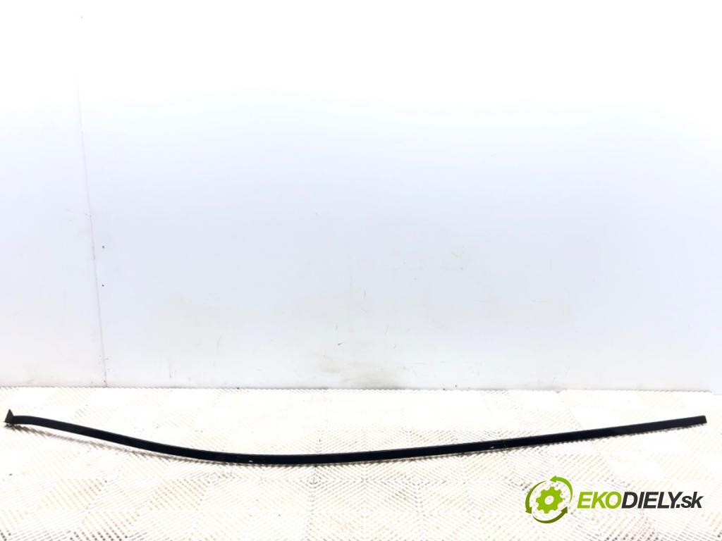 MERCEDES-BENZ W218 Kombi 2016 190 kW CLS 350 d 4-matic (218.994) 2987 lišta střešní pravá A2186901082