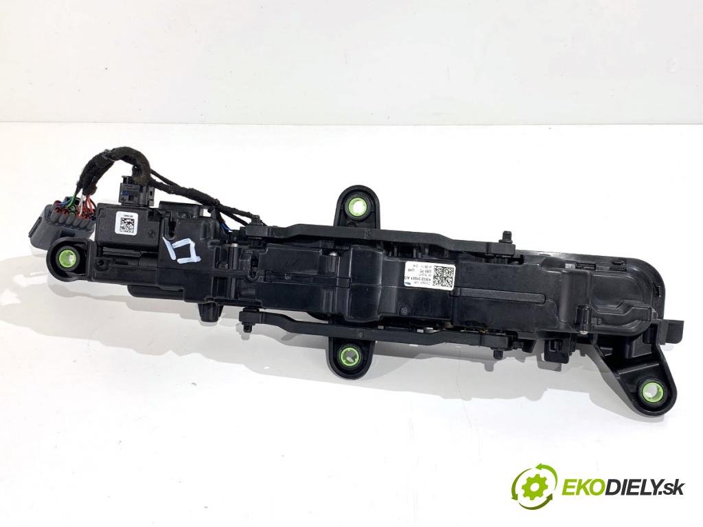 LAND ROVER RANGE ROVER EVOQUE SUV 2025 150 kW 2.0 D200 MHEV 4x4 1997 Kľučka vonkajšia ľavy zad K8D226601AG