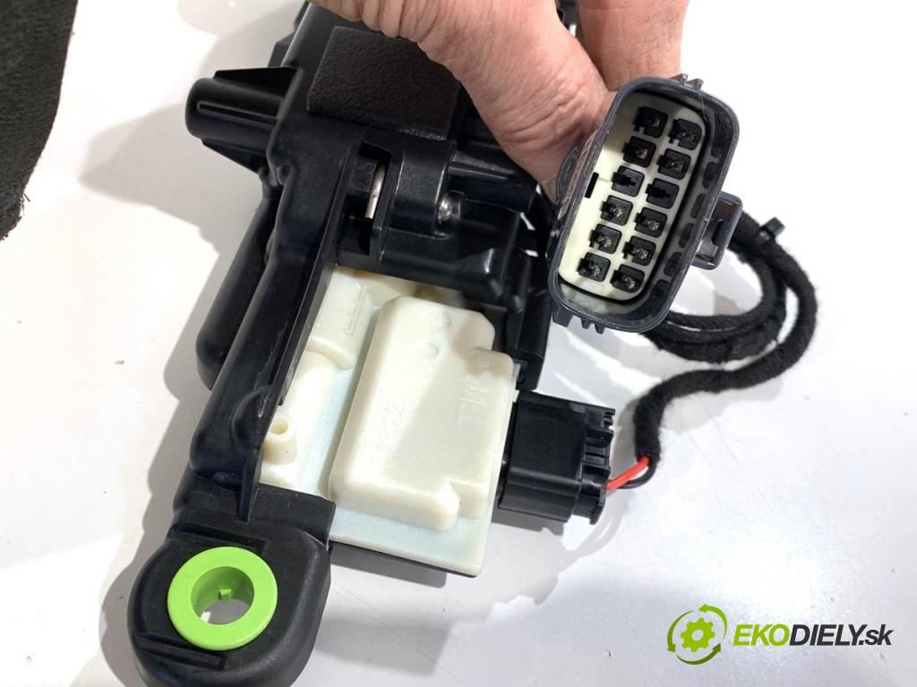 LAND ROVER RANGE ROVER EVOQUE SUV 2025 150 kW 2.0 D200 MHEV 4x4 1997 Kľučka vonkajšia ľavy zad K8D226601AG