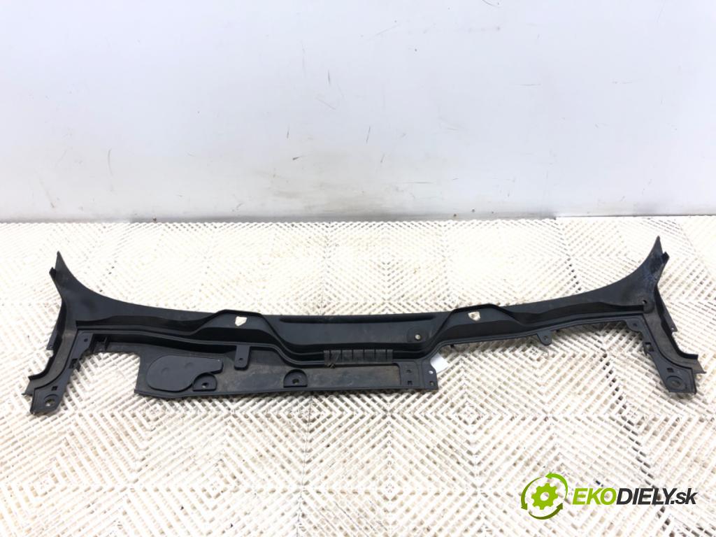 LAND ROVER RANGE ROVER EVOQUE SUV 2025 150 kW 2.0 D200 MHEV 4x4 1997 Torpédo, plast pod čelné okno K8D24105A (Torpédo (plast pod čelným sklom))