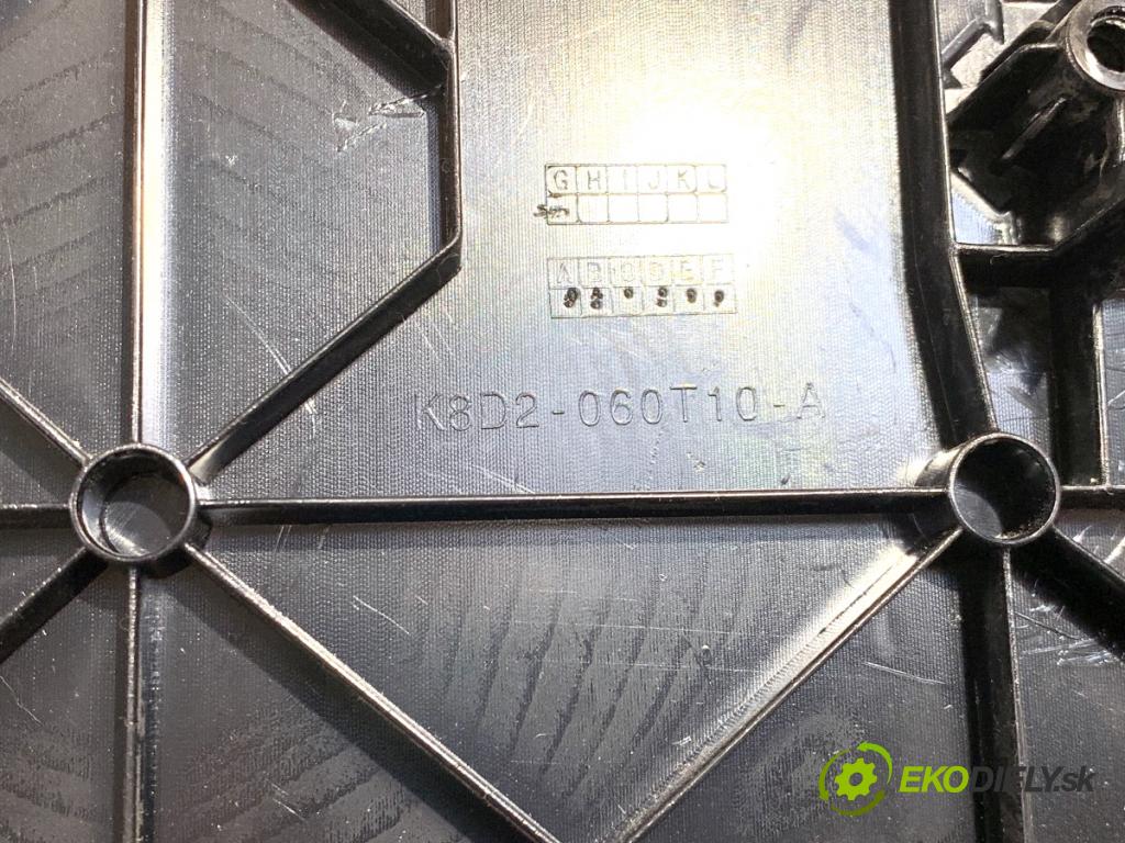 LAND ROVER RANGE ROVER EVOQUE SUV 2025 150 kW 2.0 D200 MHEV 4x4 1997 Priehradka, kastlík spolujazdca  (Priehradka (kastlík))