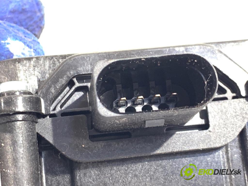 LAND ROVER RANGE ROVER EVOQUE SUV 2025 150 kW 2.0 D200 MHEV 4x4 1997 Teleskop zámku dverí K8D2404C10AA (Motorček ostatné)