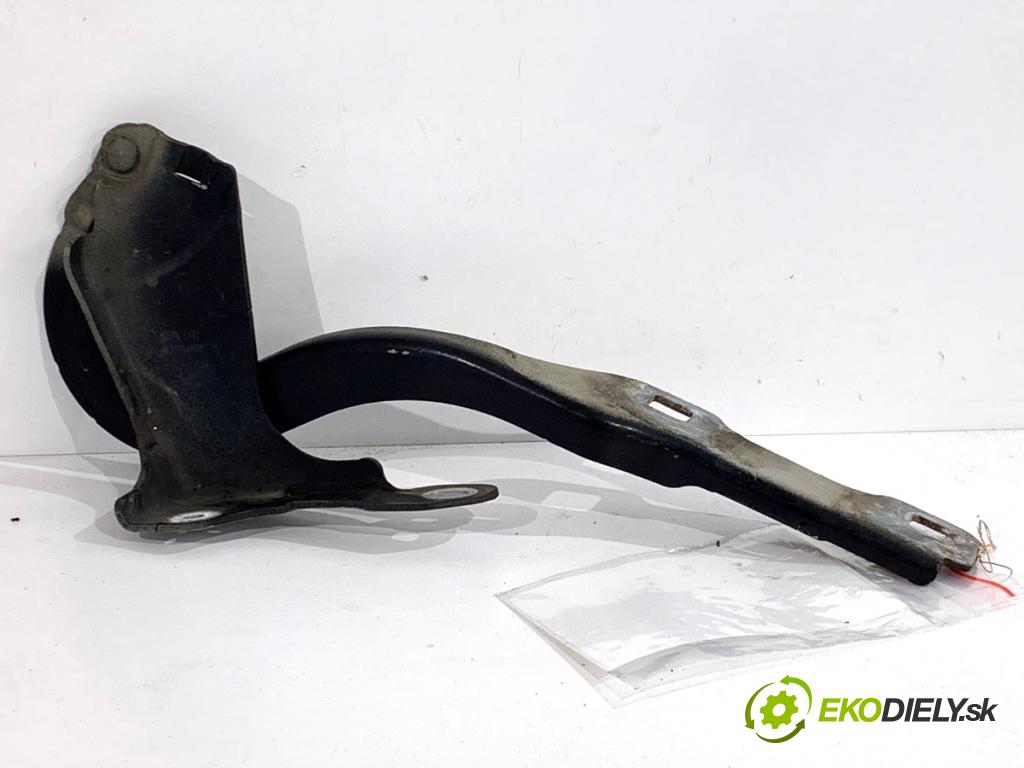 PEUGEOT 308 SW II Kombi 2014 88 kW 1.6 BlueHDi 120 1560 závěs kapoty levý přední část 9677784800