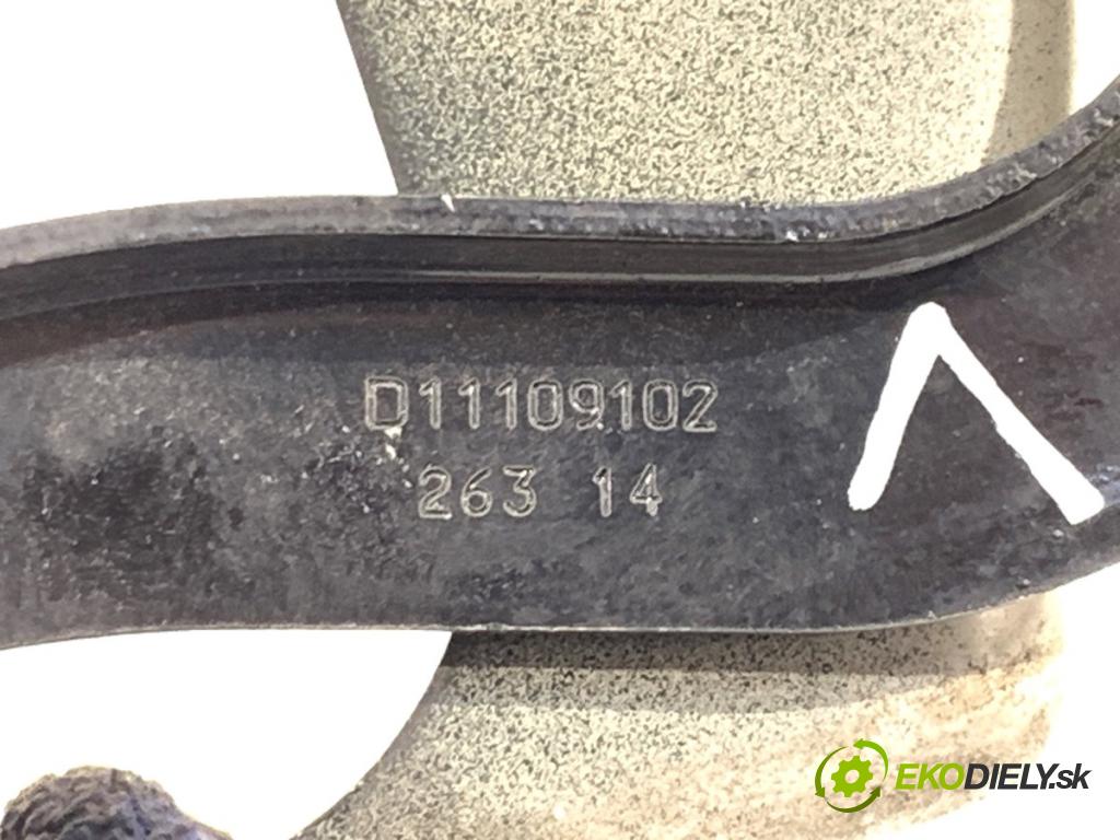 PEUGEOT 308 SW II Kombi 2014 88 kW 1.6 BlueHDi 120 1560 závěs kapoty levý přední část 9677784800