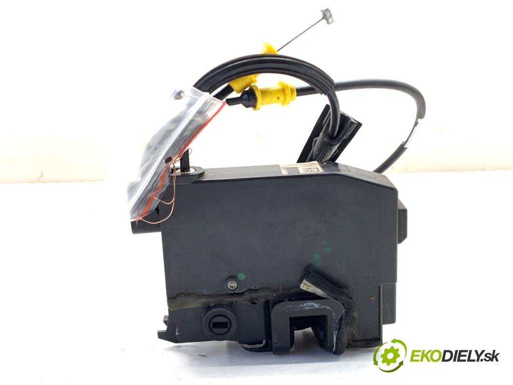 PEUGEOT 308 SW II Kombi 2014 88 kW 1.6 BlueHDi 120 1560 zámok Dvere pravy zad 9810309880