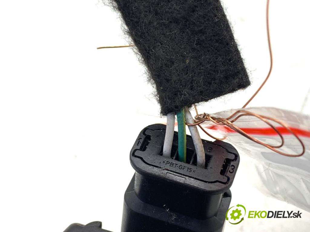 PEUGEOT 308 SW II Kombi 2014 88 kW 1.6 BlueHDi 120 1560 zámok dverí zad 9804762080