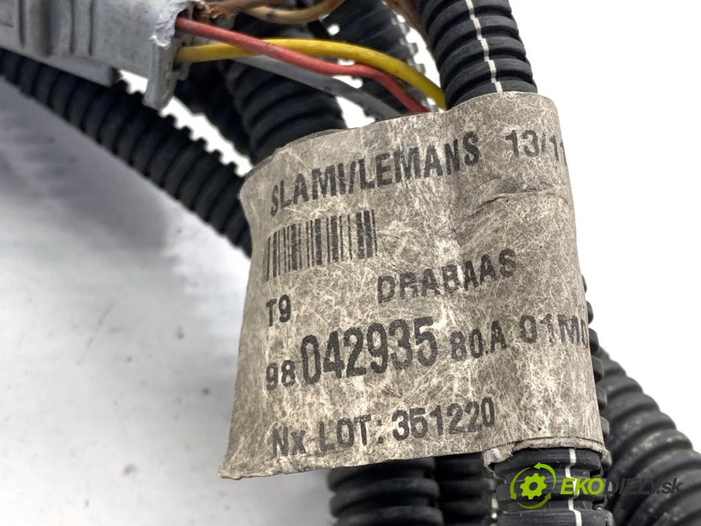 PEUGEOT 308 SW II Kombi 2014 88 kW 1.6 BlueHDi 120 1560 káblovačka PDC přední část 9804293580