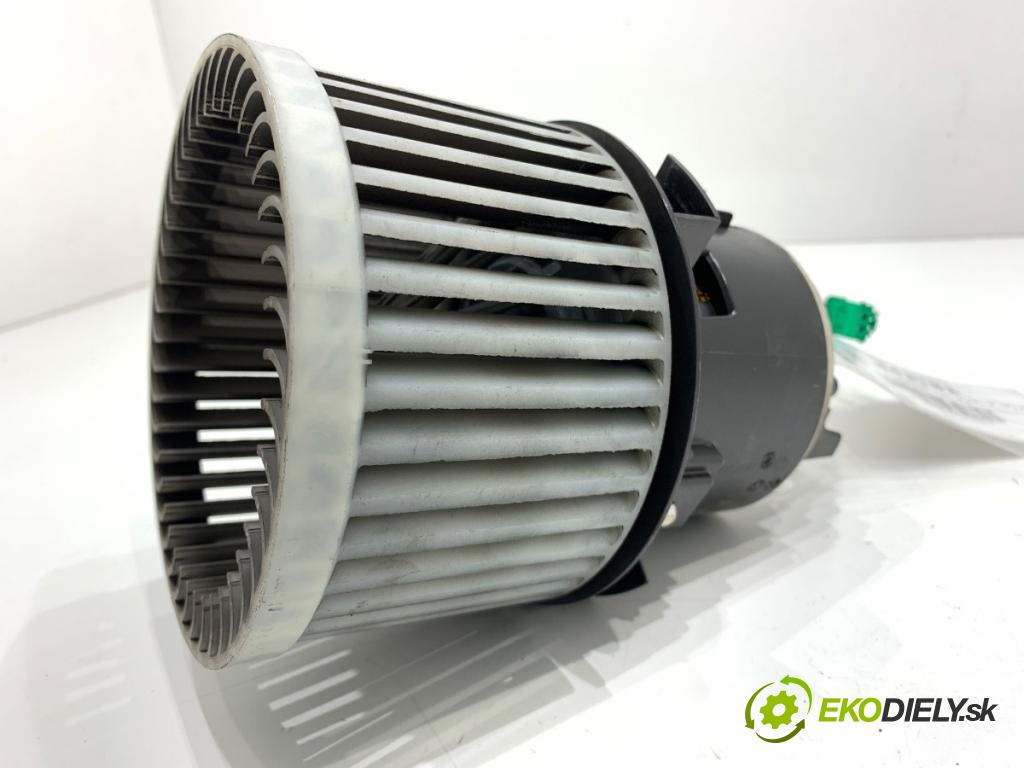 PEUGEOT 308 SW II Kombi 2014 88 kW 1.6 BlueHDi 120 1560 topení DB271001