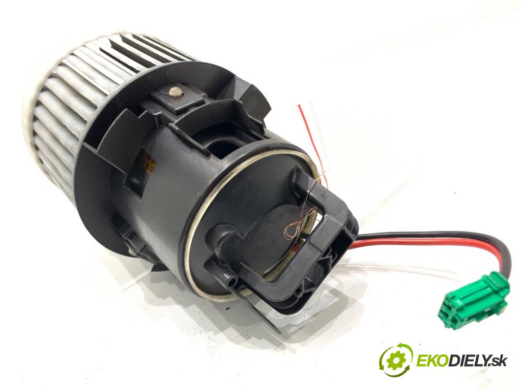 PEUGEOT 308 SW II Kombi 2014 88 kW 1.6 BlueHDi 120 1560 topení DB271001