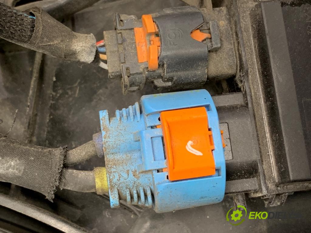 PEUGEOT 308 SW II Kombi 2014 88 kW 1.6 BlueHDi 120 1560 ventilátor chladiče 9806313580 (Ventilátor)