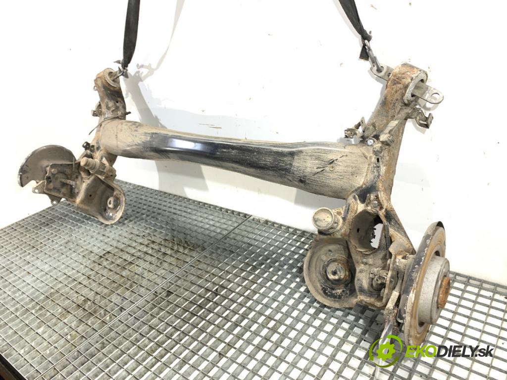 PEUGEOT 308 SW II Kombi 2014 88 kW 1.6 BlueHDi 120 1560 výztuha zadní část