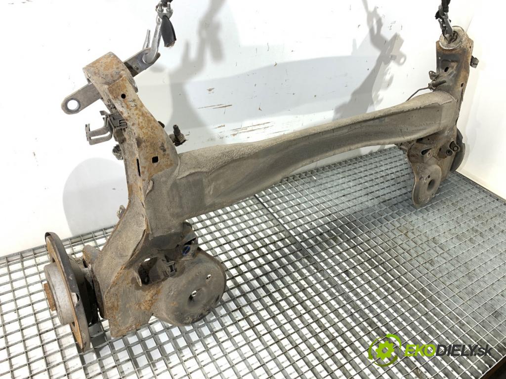 PEUGEOT 308 SW II Kombi 2014 88 kW 1.6 BlueHDi 120 1560 výztuha zadní část