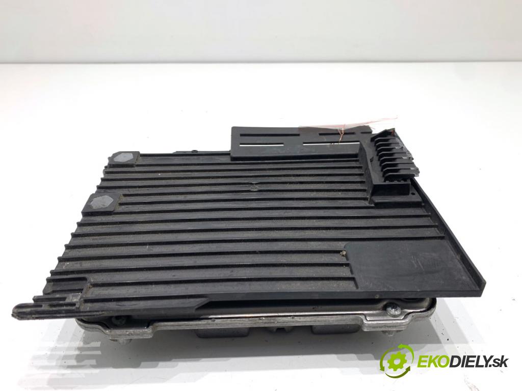 PEUGEOT 308 SW II Kombi 2014 88 kW 1.6 BlueHDi 120 1560 riadiaca jednotka Motor 9809478580 (Riadiaca jednotka)