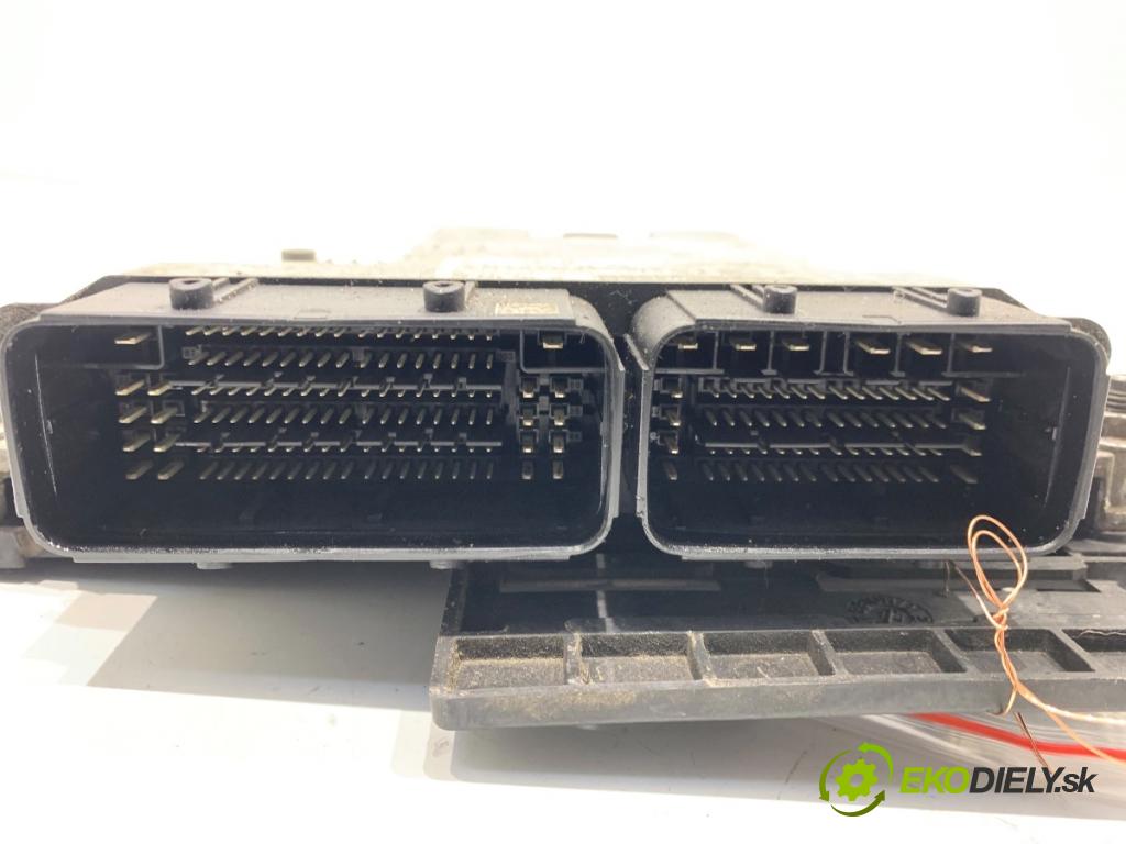 PEUGEOT 308 SW II Kombi 2014 88 kW 1.6 BlueHDi 120 1560 riadiaca jednotka Motor 9809478580 (Riadiaca jednotka)