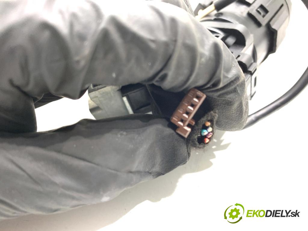 PEUGEOT 308 SW II Kombi 2014 88 kW 1.6 BlueHDi 120 1560 spinačka 9663123380 (Spínacia skrinka)