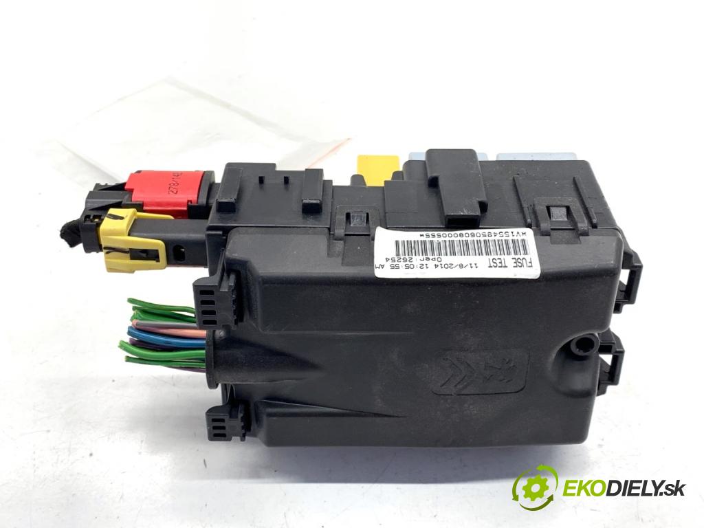 PEUGEOT 308 SW II Kombi 2014 88 kW 1.6 BlueHDi 120 1560 skříňka poistková 9806192580 (Pojistková skříňka)