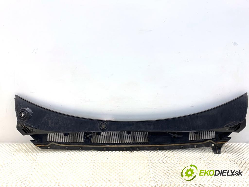 PEUGEOT 308 SW II Kombi 2014 88 kW 1.6 BlueHDi 120 1560 Torpédo, plast pod čelné okno 98008282XT (Torpédo (plast pod čelným sklom))