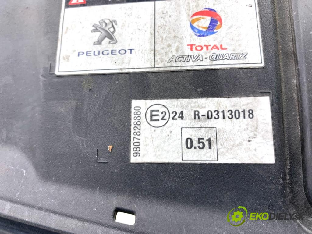 PEUGEOT 308 SW II Kombi 2014 88 kW 1.6 BlueHDi 120 1560 držák přední část výztuha horní 9677363777