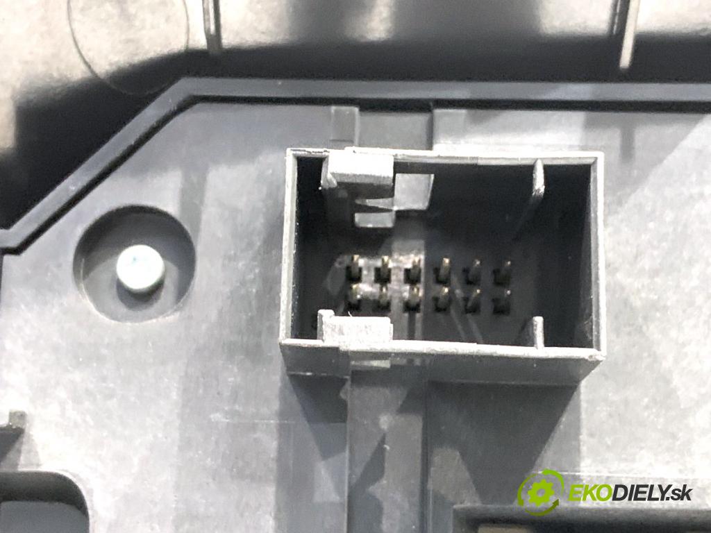 PEUGEOT 308 SW II Kombi 2014 88 kW 1.6 BlueHDi 120 1560 Panel ovládania kúrenia 96777660ZD (Prepínacie páčky pod volantom)