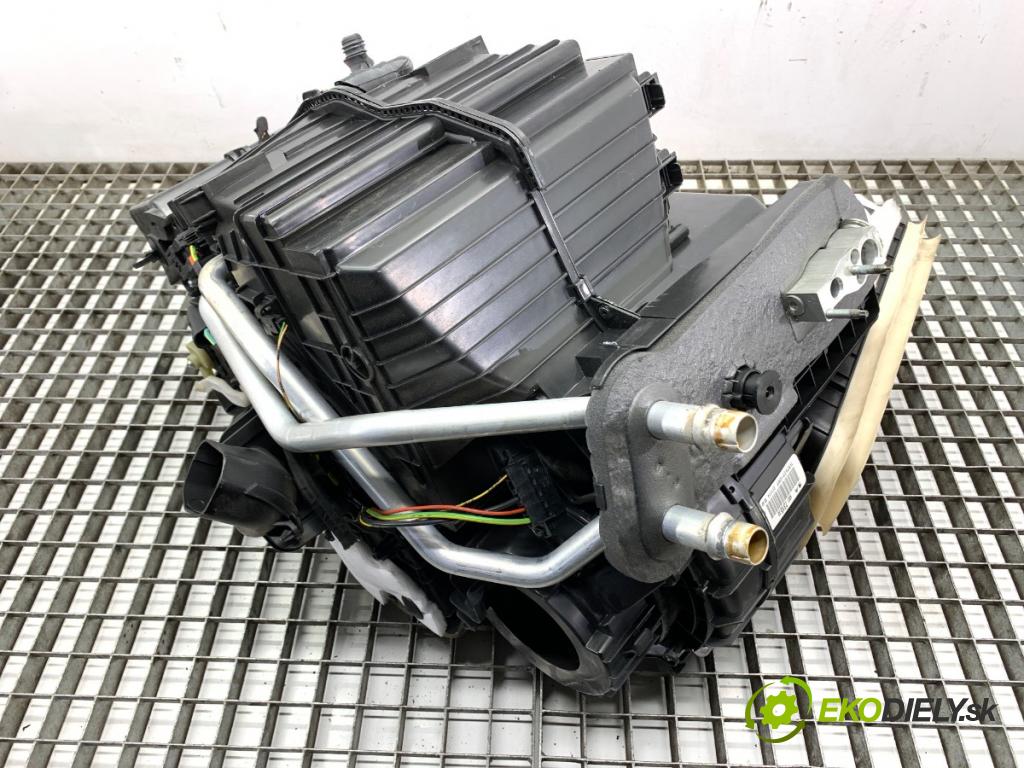 PEUGEOT 308 SW II Kombi 2014 88 kW 1.6 BlueHDi 120 1560 topné těleso radiátor topení komplet KOMBAJN 9807731580 (Radiátor topení)