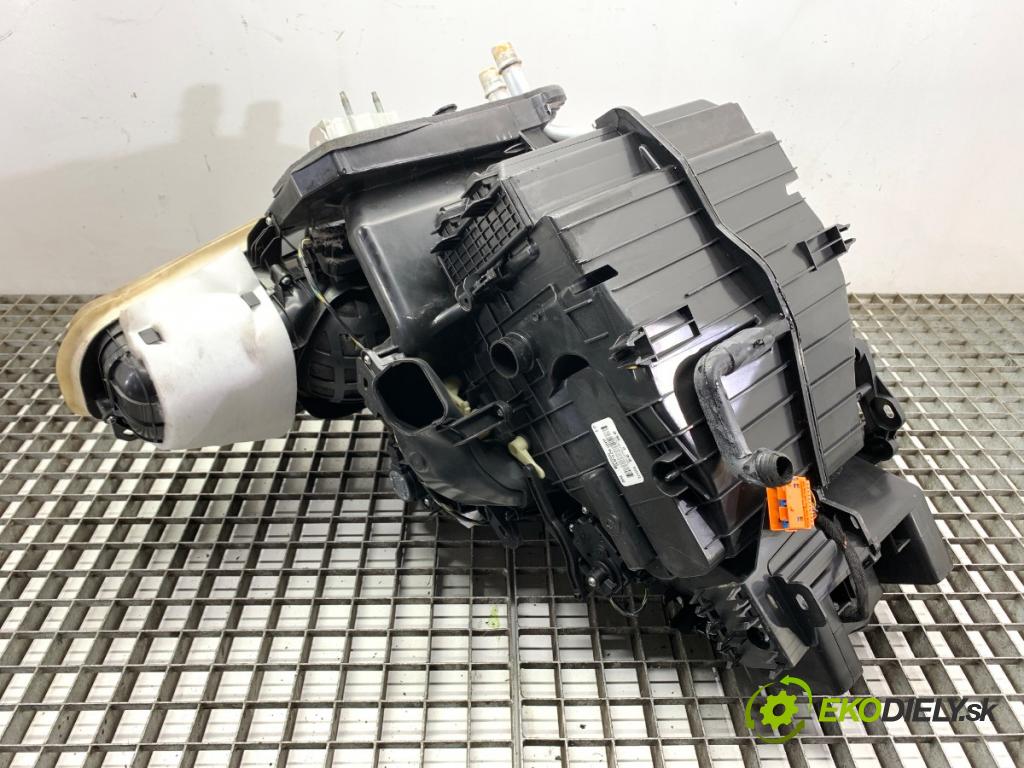 PEUGEOT 308 SW II Kombi 2014 88 kW 1.6 BlueHDi 120 1560 topné těleso radiátor topení komplet KOMBAJN 9807731580 (Radiátor topení)