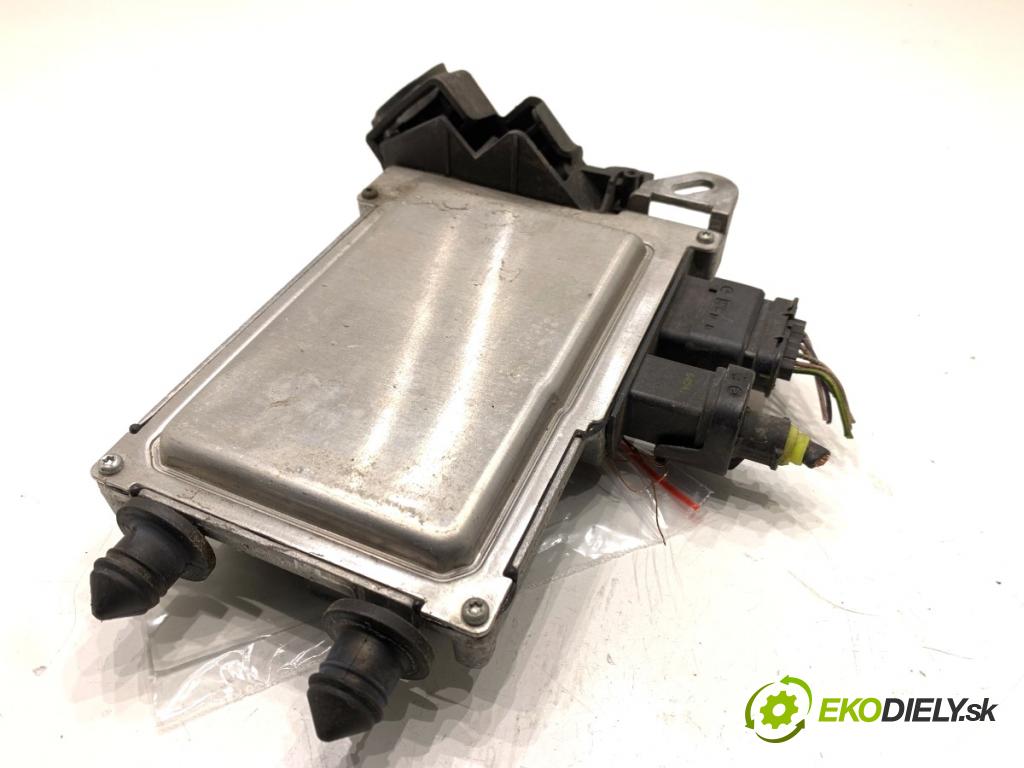 PEUGEOT 308 SW II Kombi 2014 88 kW 1.6 BlueHDi 120 1560 modul Start brzdových světel 9810858380