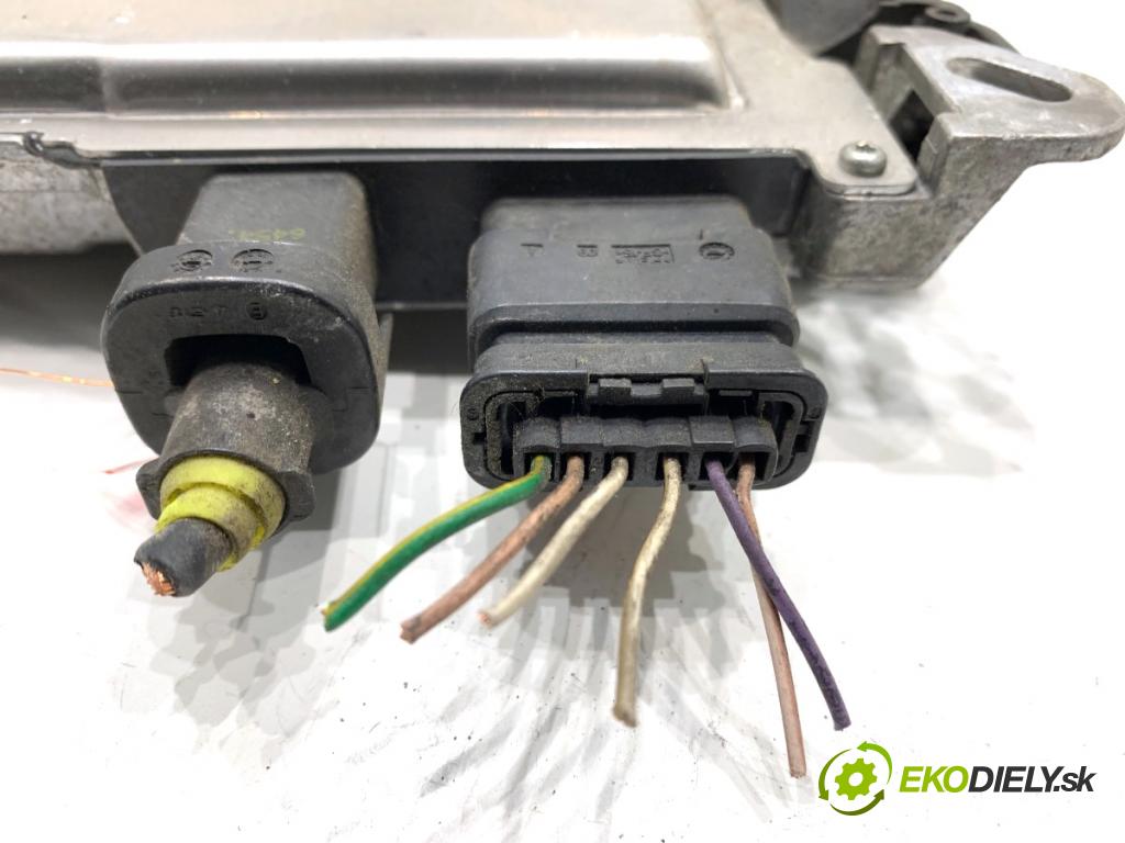 PEUGEOT 308 SW II Kombi 2014 88 kW 1.6 BlueHDi 120 1560 modul Start brzdových světel 9810858380