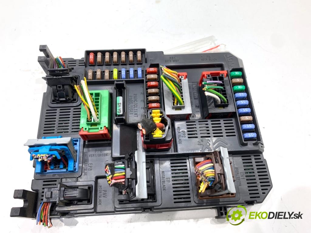 PEUGEOT 308 SW II Kombi 2014 88 kW 1.6 BlueHDi 120 1560 Modul BSI 9807054180 (Poistková skrinka)