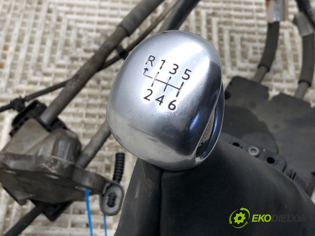 PEUGEOT 308 SW II Kombi 2014 88 kW 1.6 BlueHDi 120 1560 Kulisa 9802245880 (Rýchlostná páka (kulisa))