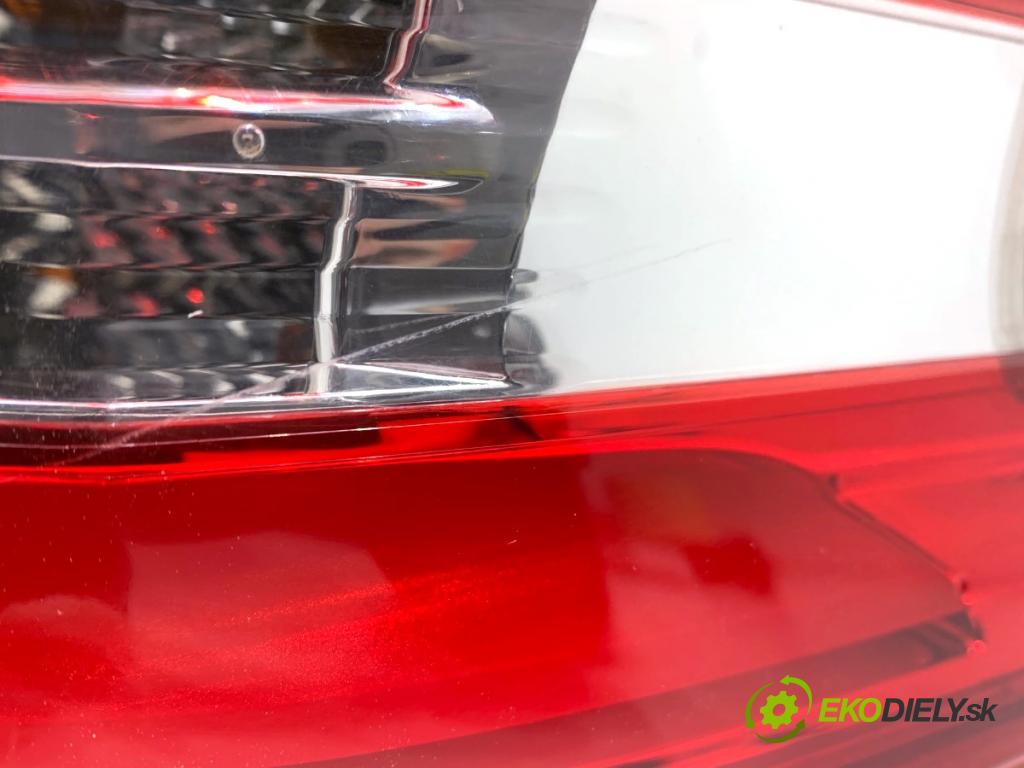 PEUGEOT 308 SW II Kombi 2014 88 kW 1.6 BlueHDi 120 1560 Svetlo pravy zad 9678093880