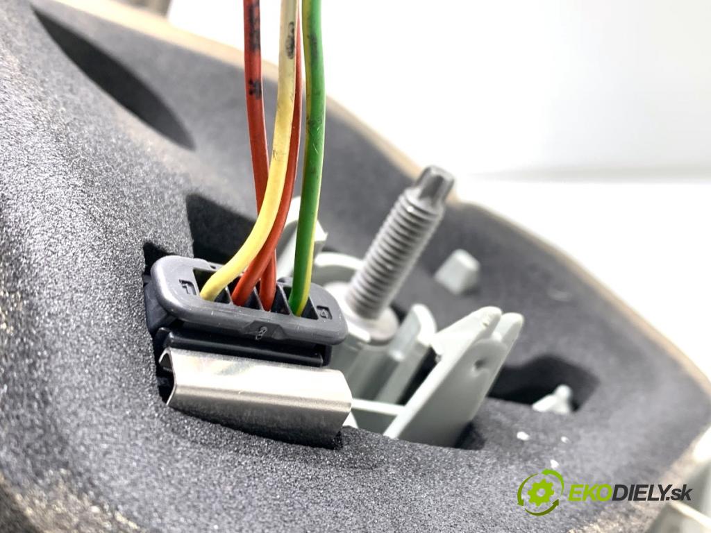 PEUGEOT 308 SW II Kombi 2014 88 kW 1.6 BlueHDi 120 1560 Svetlo ľavy zad