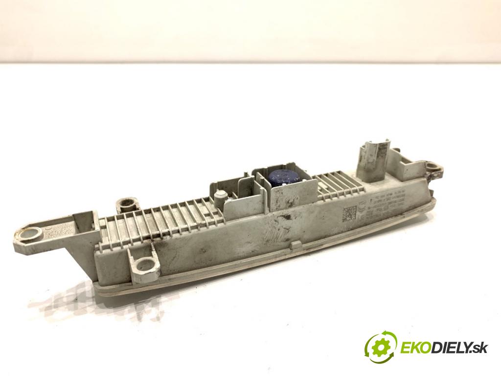 PEUGEOT 308 SW II Kombi 2014 88 kW 1.6 BlueHDi 120 1560 světlo DRL: pravý přední část 9802795580