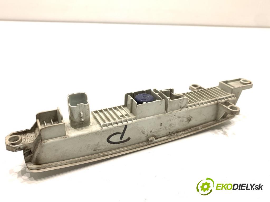 PEUGEOT 308 SW II Kombi 2014 88 kW 1.6 BlueHDi 120 1560 světlo DRL: pravý přední část 9802795580