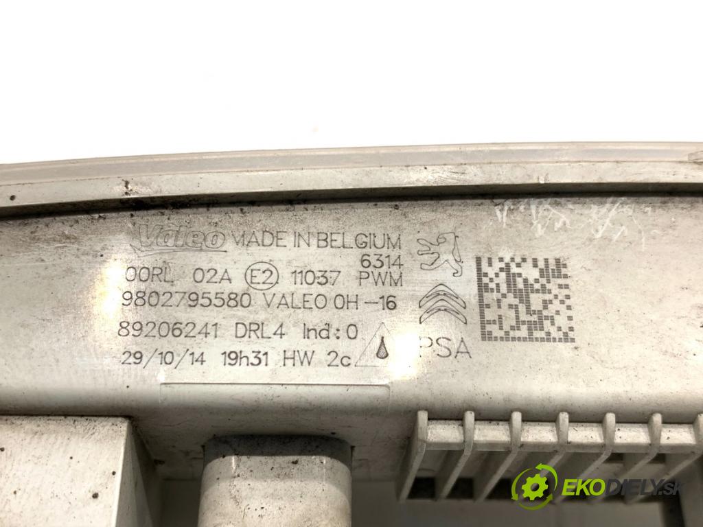 PEUGEOT 308 SW II Kombi 2014 88 kW 1.6 BlueHDi 120 1560 světlo DRL: pravý přední část 9802795580