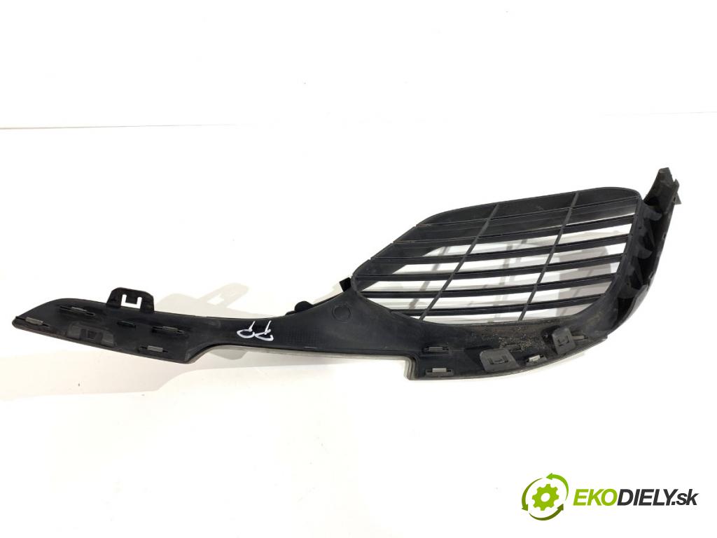 PEUGEOT 308 SW II Kombi 2014 88 kW 1.6 BlueHDi 120 1560 mří nárazníka pravý přední část